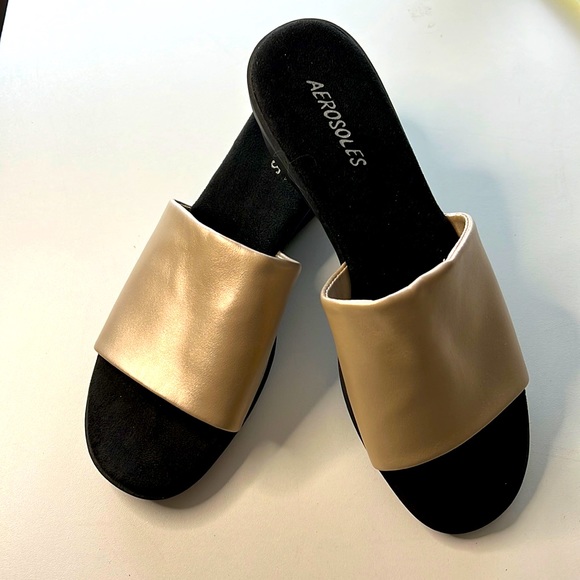 AEROSOLES Shoes - Aerosoles Gold Sandals size 8 1/2